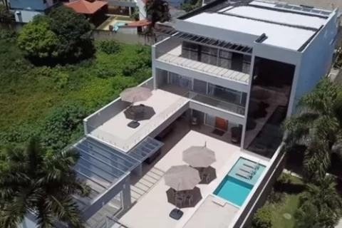 Gabigol comprou uma mansão de luxo na Zona Oeste do Rio