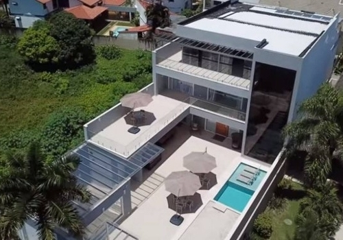 Gabigol comprou uma mansão de luxo na Zona Oeste do Rio